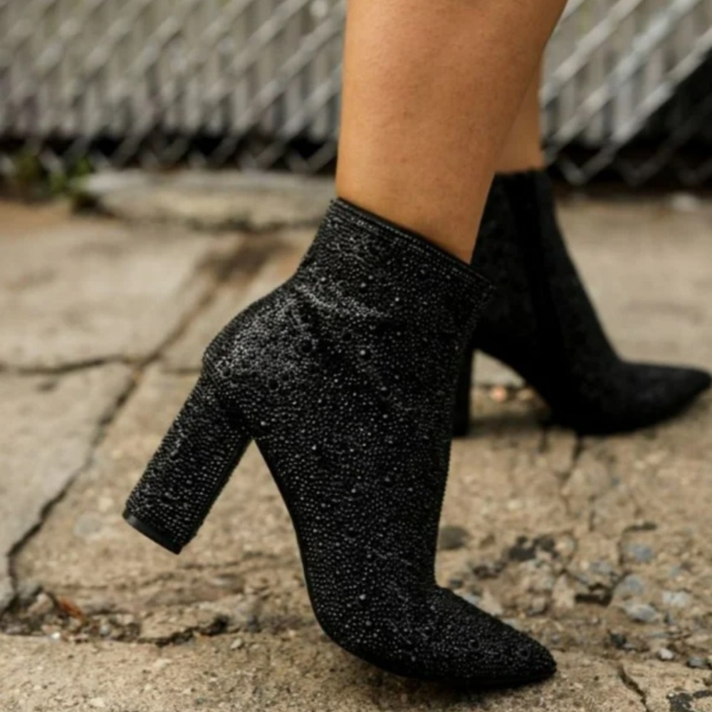 *NEW* Betsey Johnson Cady Black Boots 8.5